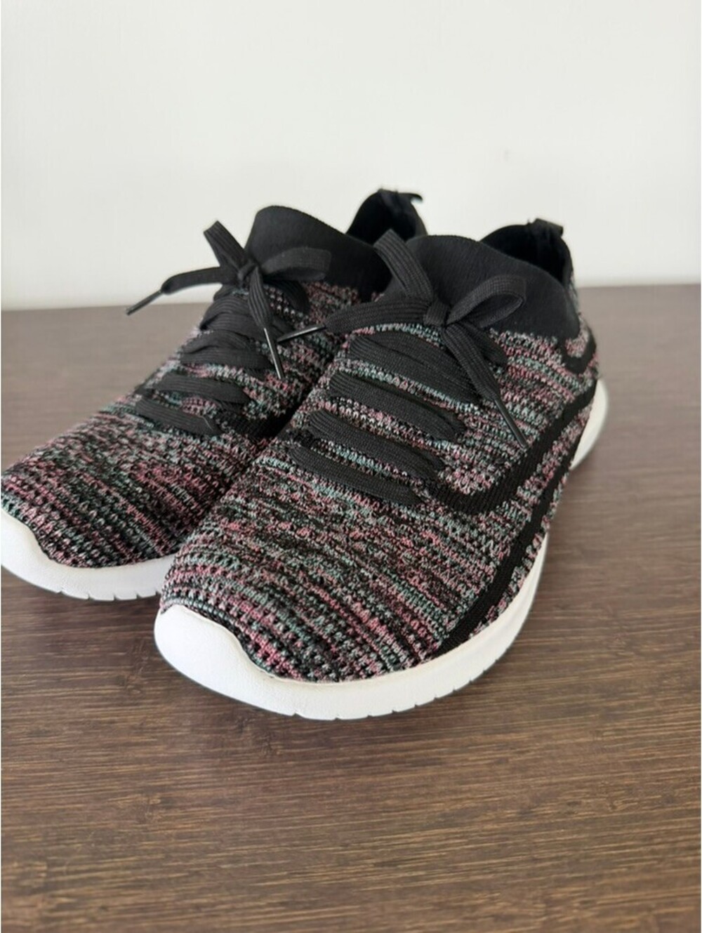 Women's Skechers Sneakers Size 8.5